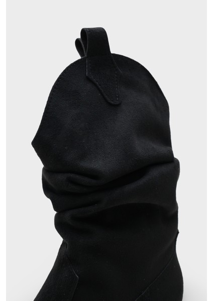 Süet Çekmeli Kadın Kovboy Bot