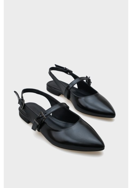 Arkası Açık Bantlı Toka Detaylı Sivri Burunlu Kadın Babet