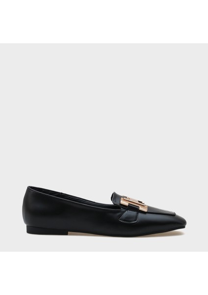 Küt Burunlu Metal Toka Aksesuarlı Kadın Loafer