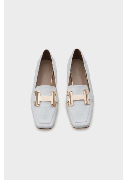 Küt Burunlu Metal Toka Aksesuarlı Kadın Loafer