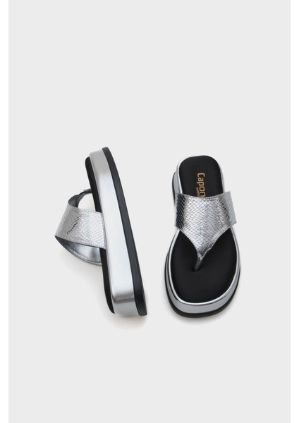 Dolgu Topuklu Taşlı Parmak Arasıı Kadın Terlik