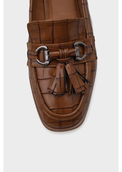Metal Tokalı Püsküllü Kadın Loafer Ayakkabı