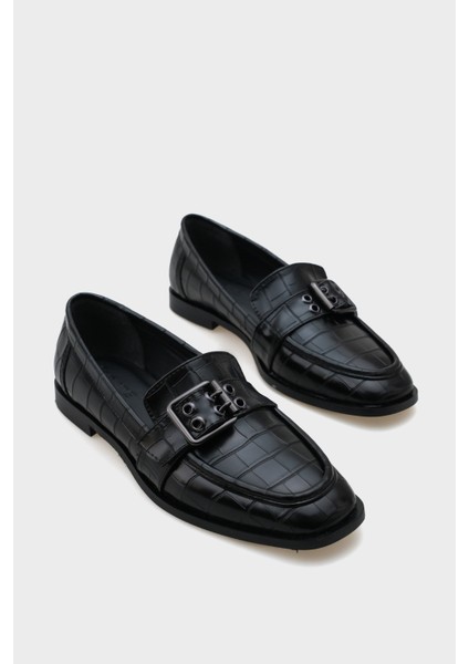Metal Tokalı Kadın Loafer Ayakkabı