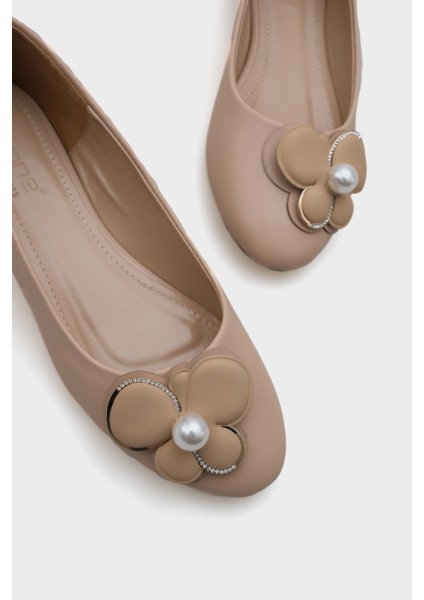 Incili Çiçekli Aksesuarlı Kadın Babet