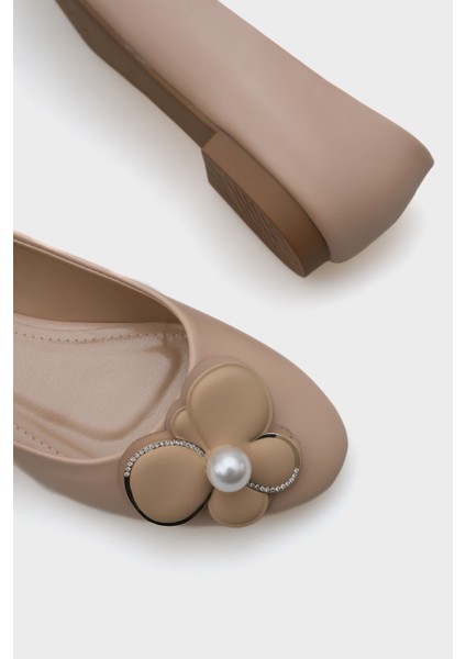 Incili Çiçekli Aksesuarlı Kadın Babet