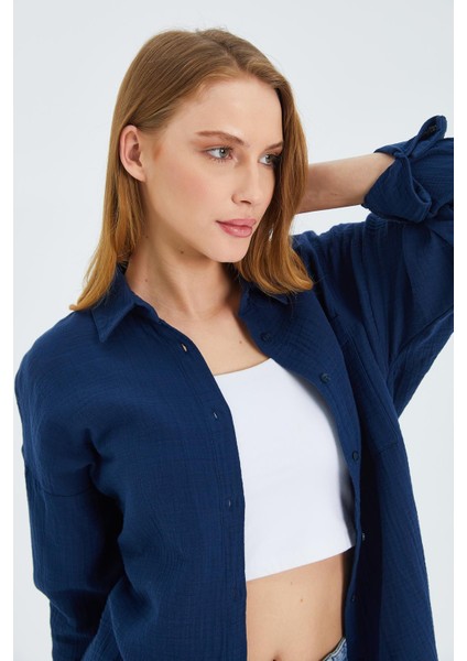 3833 Kadın Oversize Cepli Müslin Gömlek Lacivert indirimleri
