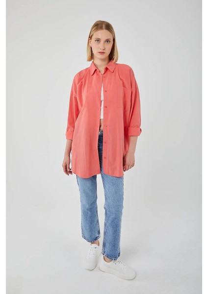 4053 Kadın Tek Cepli Oversize Basic Gömlek Nar modelleri