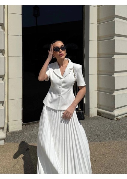 Kadın Kısa Kollu Ceket ve Pileli Etek Takım