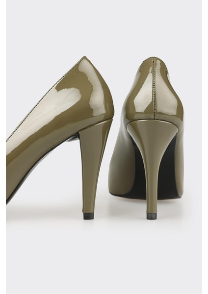 Yeşil Kadın Stiletto fırsatları