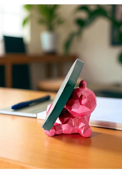Dekoratif Beton Pembe Geometrik Ayıcık Telefon Tutucu – Modern Masaüstü Standı, Telefon Standı