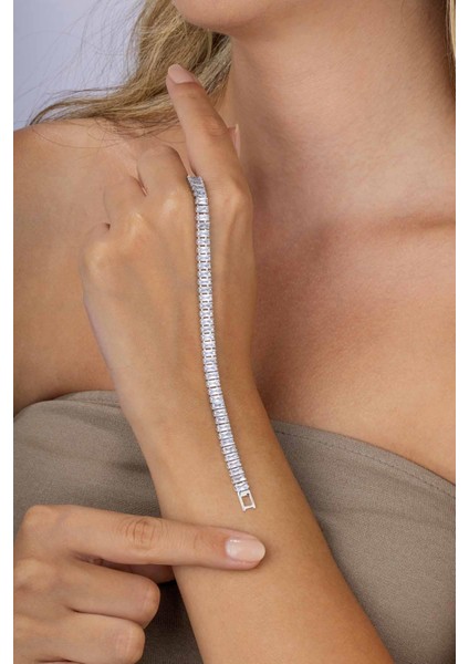 Dikdörtgen Kesim Baget Taşlı Beyaz Altın Kaplama Çelik Kadın Su Yolu Bileklik