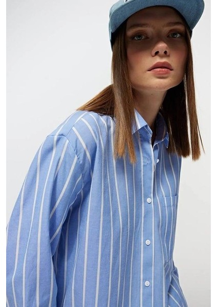 4367 Kadın Çizgili Oversize Gömlek Mavi fırsatları