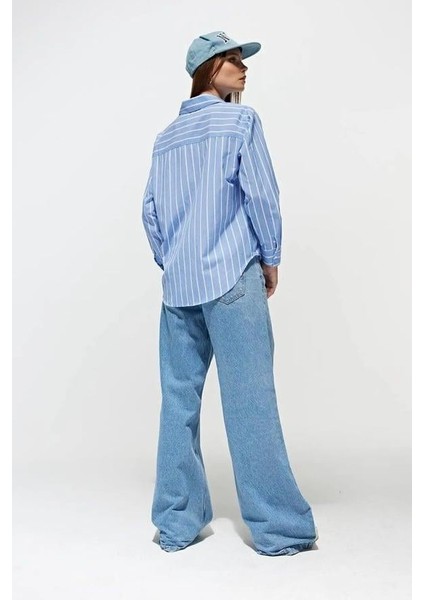 4367 Kadın Çizgili Oversize Gömlek Mavi indirimleri