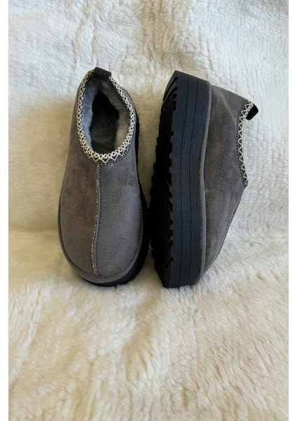 Kadın Süet Yünlü Şerit Detay Ev Terliği modelleri