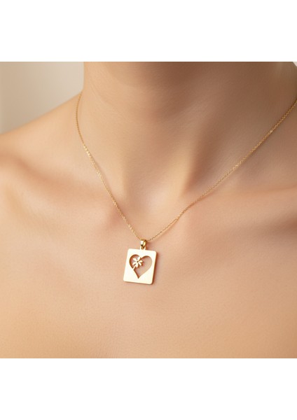 Tabitela 8 Ayar Altın Kolye Ucu Çiçek GM862 1 gr