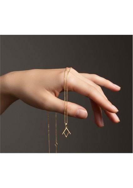 14 Ayar Altın Kolye Ucu üçgen GM246 1 gr fiyatları