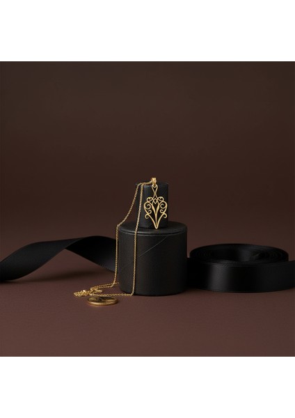 14 Ayar Altın Kolye Ucu Tarak ve Makas GM3837 0.5 gr modelleri