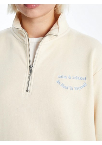 Xsıde Bej Dik Yaka Nakışlı Oversize Kadın Kalın Sweatshirt modelleri