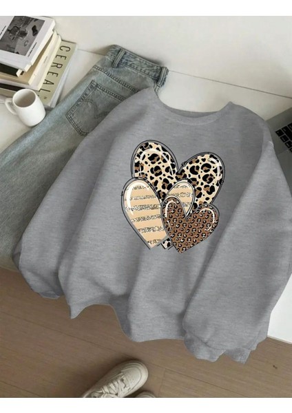 Kalp Desen Detaylı Bisiklet Yaka Içi Polarlı Sweatshirt