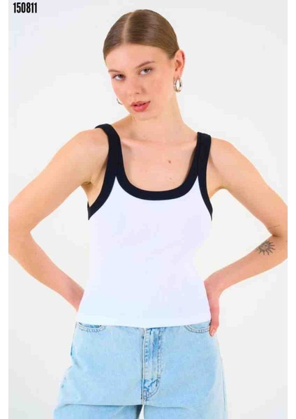 Iki Renkli Atlet - Siyah-Beyaz, Kırmızı Gül Figürlü Kolye Hediye