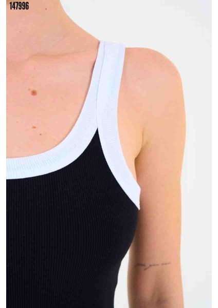 Iki Renkli Atlet - Siyah-Beyaz, Kırmızı Gül Figürlü Kolye Hediye modelleri