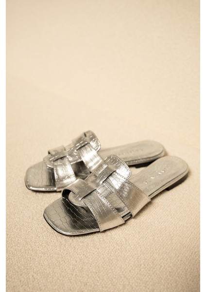 Toffy Silver Kroko Deri Kadın Terlik modelleri