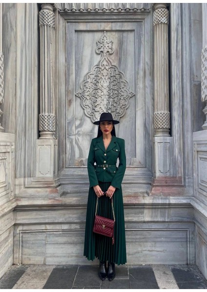 Yeşil Kemerli Blazer Ceket ve Piliseli Etek Takım fiyatları