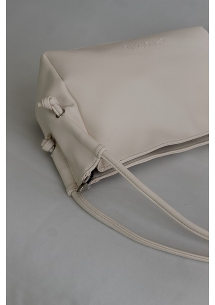 Megın Krem Omuz Çantası