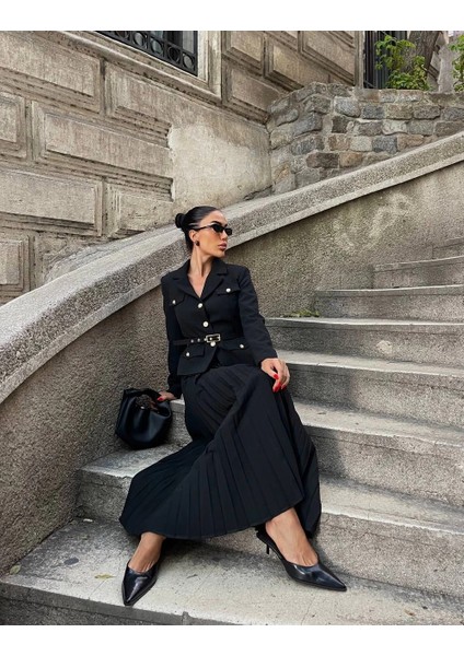 Siyah Kemerli Blazer Ceket ve Piliseli Takım modelleri