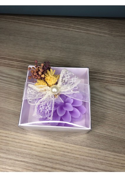 Beyaz Kraft Kutulu Lotus Mum Seti – Cipso Çiçek ve Tül Kurdele Detaylı, Düğün, Nişan, Kına