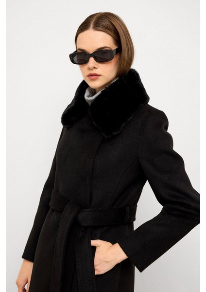 Yakası Çıkabilen Kürklü Punto Dikiş Detaylı Premium Uzun Kaban Siyah 3092