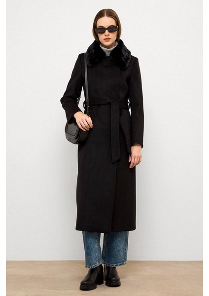 Yakası Çıkabilen Kürklü Punto Dikiş Detaylı Premium Uzun Kaban Siyah 3092