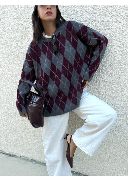 Kadın Bordo Oversize Şardonlu Ekoseli Yumoş Kazak 5581 fiyatları