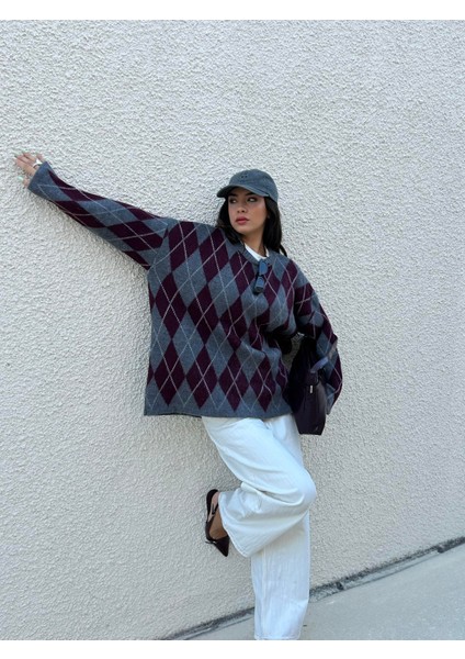 Kadın Bordo Oversize Şardonlu Ekoseli Yumoş Kazak 5581 fırsatları
