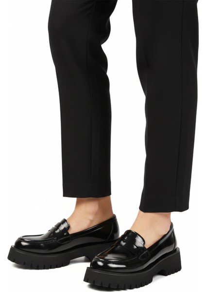 Siyah Rugan Kalın Taban Kadın Casual Ayakkabı 572453 Z