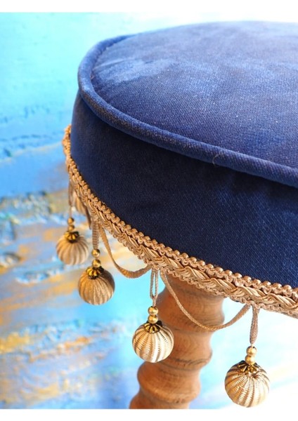 Dekoratif Mavi Kadife Kumaşlı Ahşap Ayaklı Puf Sehpa