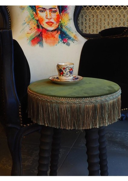 Dekoratif Haki Yeşil Kadife Kumaştan Ahşap Ayaklı Sehpa