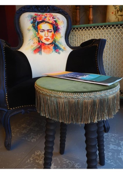 Dekoratif Haki Yeşil Kadife Kumaştan Ahşap Ayaklı Sehpa modelleri