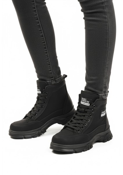 Siyah Nubuk Içi Kürklü Kaymaz Taban Fermuarlı Bağcıklı Kadın Bot 24090 Z