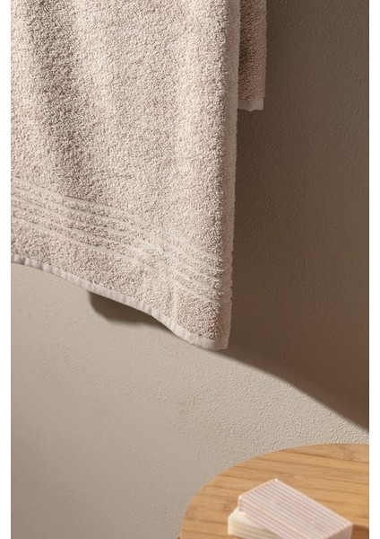 Yeni Sezon Derline Pamuklu Yüz Havlusu - Bej - 70X140 cm - Bej fiyatları