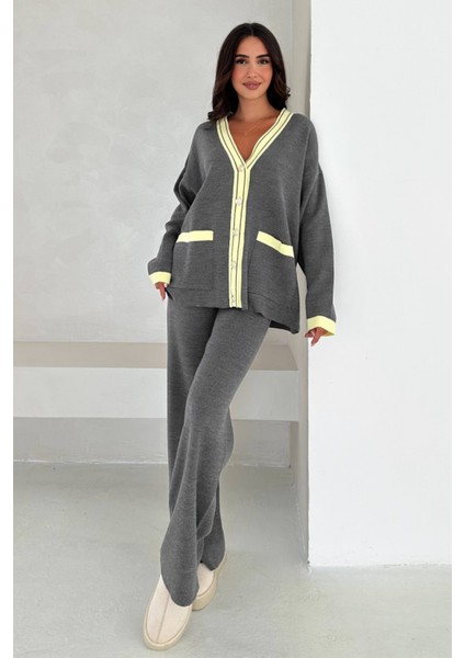 Triko Ikili Takım - V Yaka Metal Düğme Detaylı Hırka ve Pantolonlu Takım Şık Tasarım 002