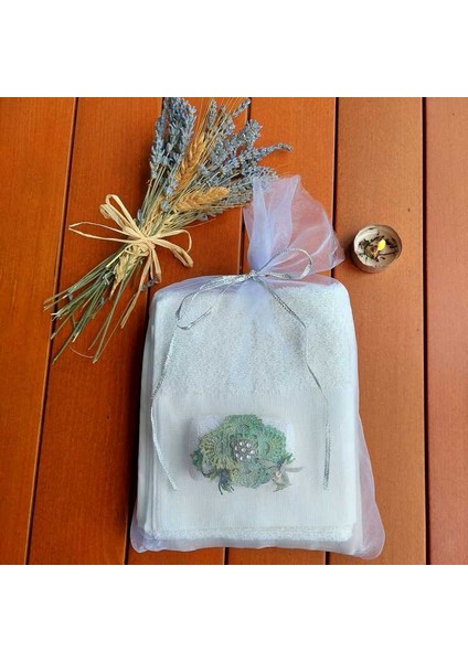 30X50CM 2 Ad Havlu + Sabun Küçük