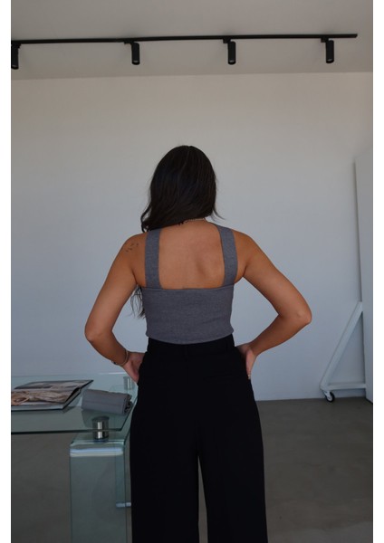 Boyundan Askılı Triko Bluz indirimleri