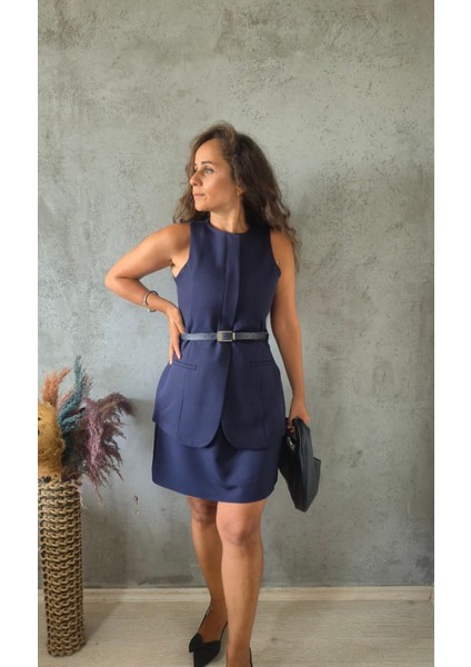 Takım Görünümlü Kemerli Elbise