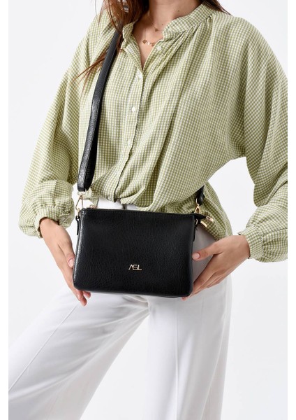 ,üç Bölmeli,fermuar Detaylı ,bayançapraz Çantası