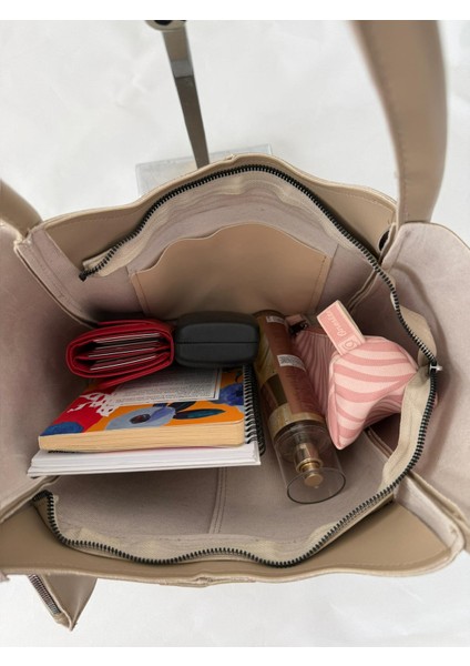 Trendy ve Çok Yönlü: Büyük Boy Omuz ve El Çantası | Ek Cüzdan Detaylı | 4 Renk Seçeneği Geniş Çanta indirimleri