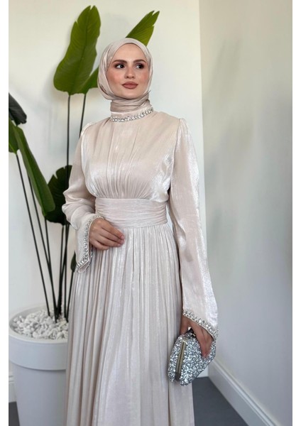 Saoris Boynu Kolu Taşlı Jan Jan Abiye Krem modelleri