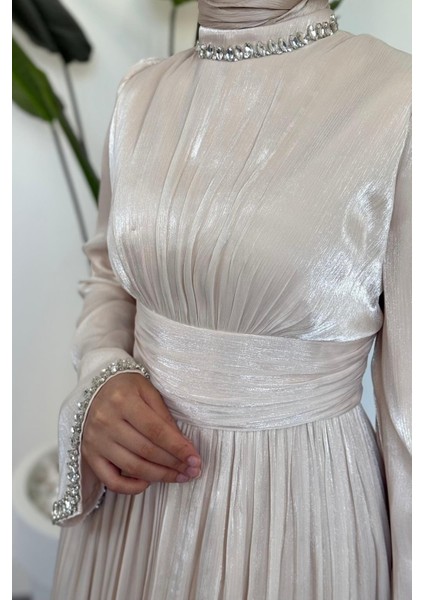 Saoris Boynu Kolu Taşlı Jan Jan Abiye Krem fırsatları