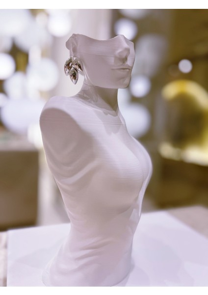 Üç Yaprak Gümüş Renginde Zara Model Küpe 1 Çift