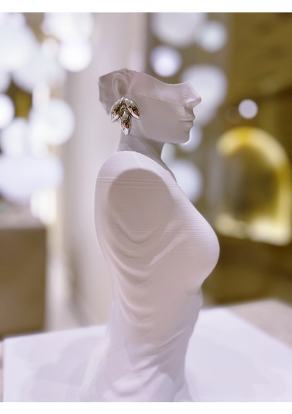 Üç Yaprak Gümüş Renginde Zara Model Küpe 1 Çift fiyatları